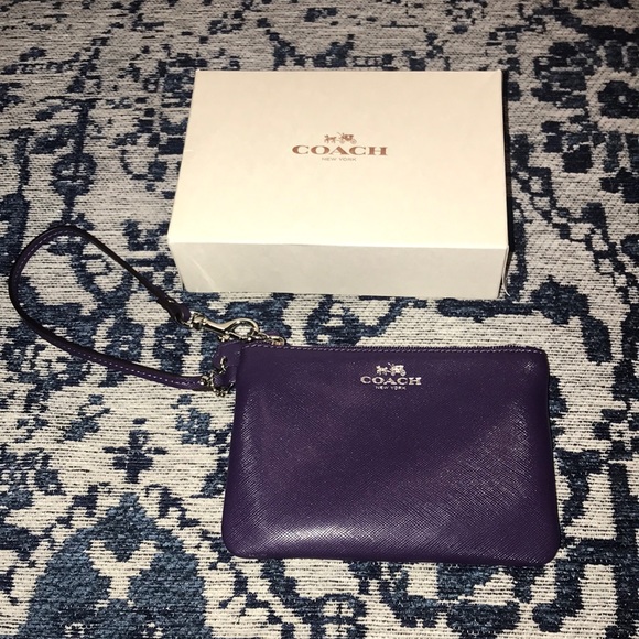 Coach Handbags - Coach Wristlet Clutch